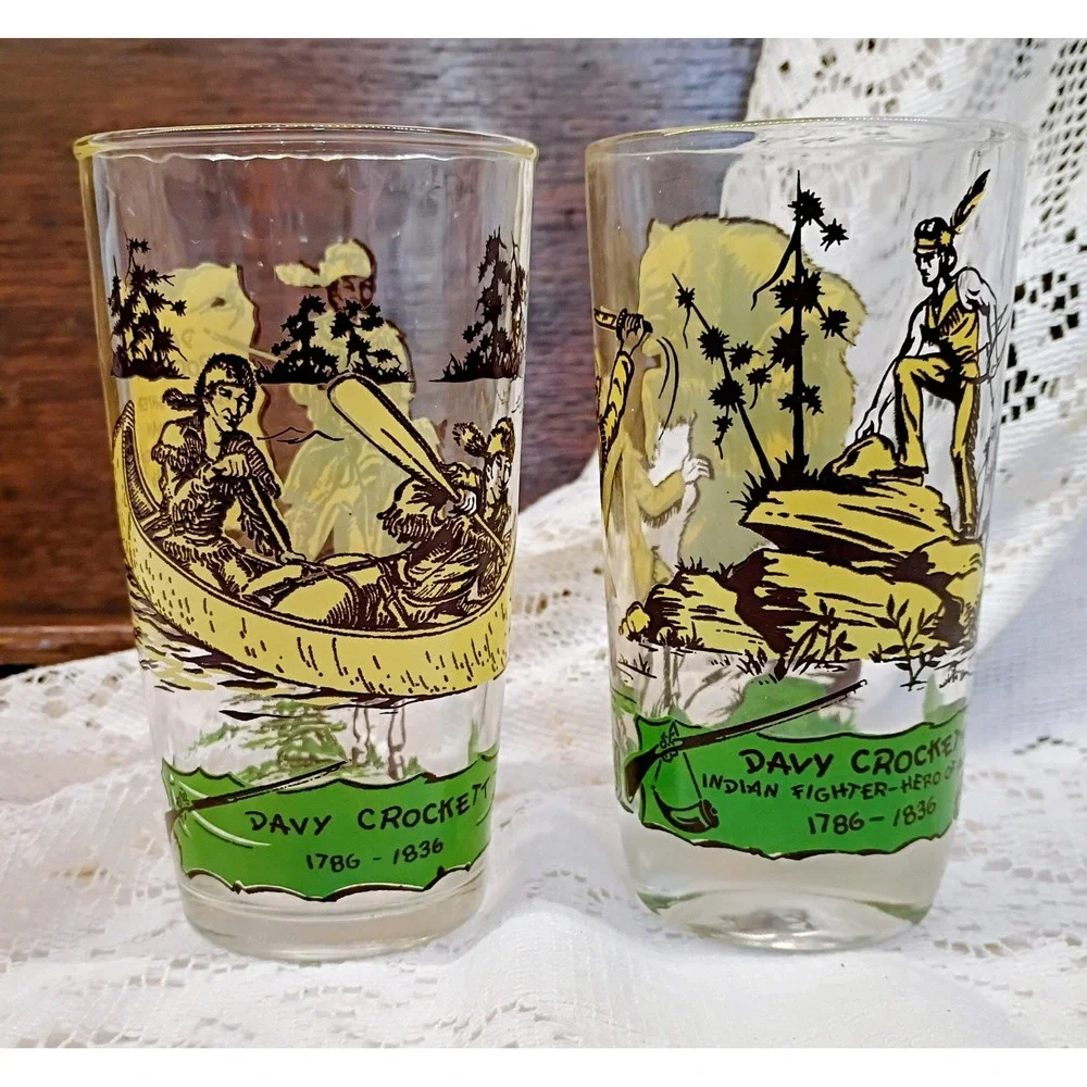 Vintage Davy Crockett Glass Set Indian Fighter Hero of Alamo Bear Canoe 2pc
